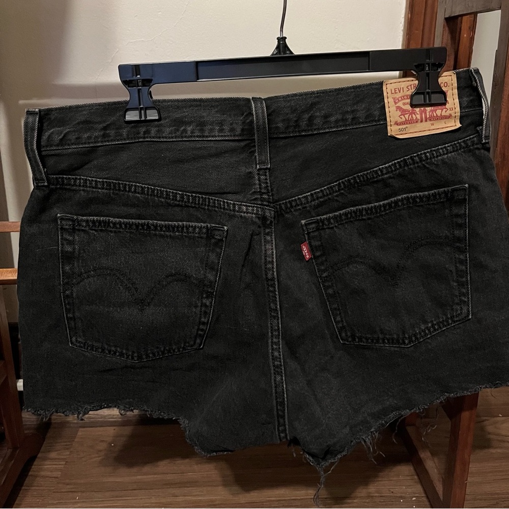 LEVIS 501 black distressed denim shorts - Picture 6 of 9